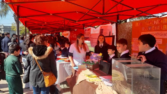 Villa Nueva celebró la Feria de Ciencias con todas las escuelas en la Plaza