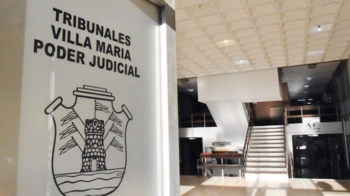 Tres años de prisión efectiva para un albañil de Oliva por numerosos hechos contra su ex