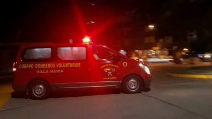 Trasladaron al Hospital Pasteur a tres jóvenes tras impactar contra un poste del tendido de luz