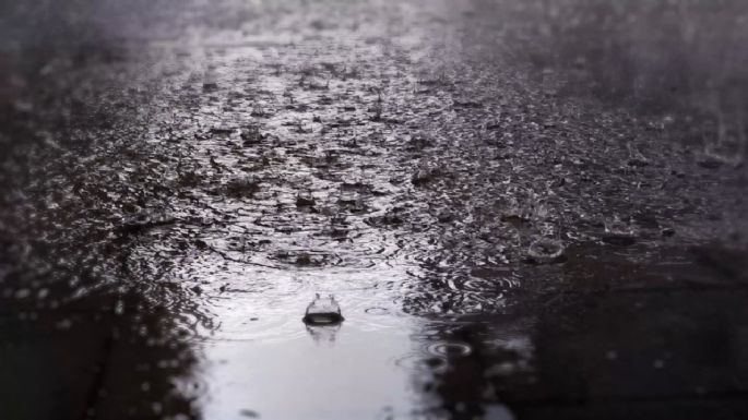Lluvia todo el día y siguen las tormentas