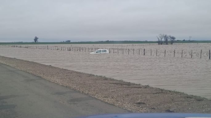 Calles anegadas y evacuados en localidades cordobesas