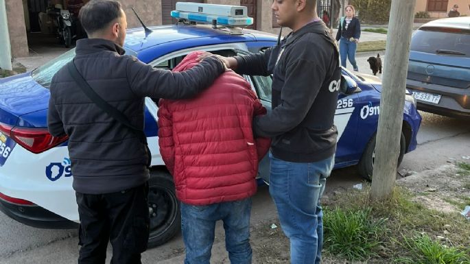 Un detenido por robo y amenazas con arma de fuego en una despensa