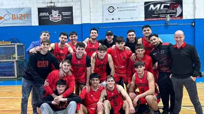 Sparta y el Expreso Rojo festejaron de visitantes