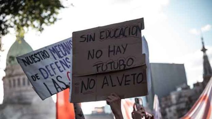 Más ajuste a las universidades