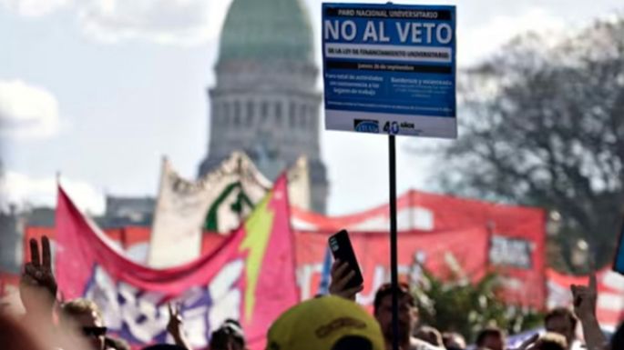 La oposición se une por educación y salud