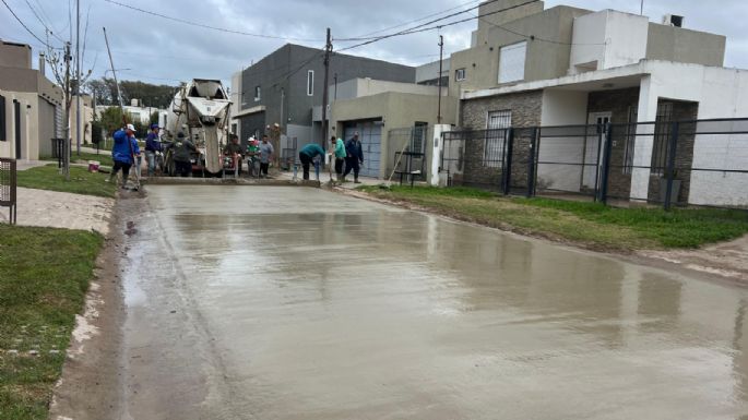 Pavimentan la calle 5 de julio, en el barrio CEC