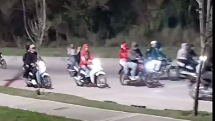 Quejas en barrio Evita por  las “caravanas” de motos