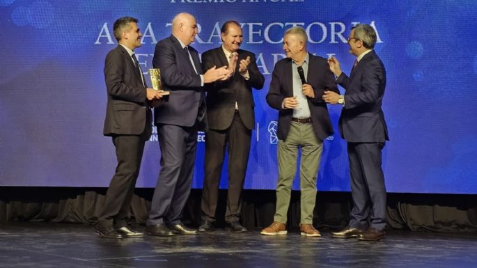 Córdoba distinguió a empresas y referentes industriales