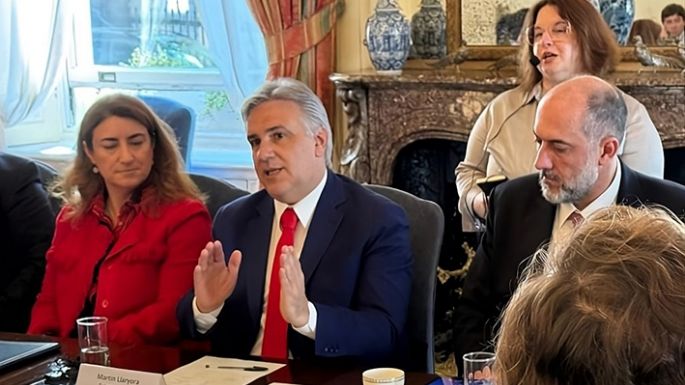 Gira promocional por Reino Unido
