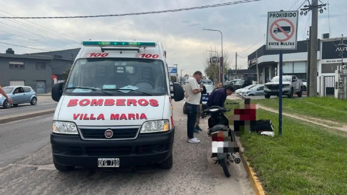 Choque auto-moto: un joven herido