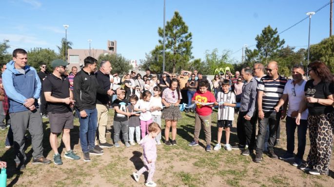Inauguraron la plaza que los vecinos denominaron Raíces