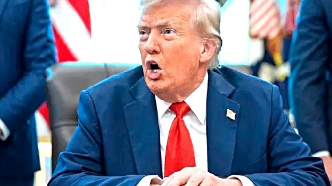 El Gobierno de Trump, al borde de un colapso político