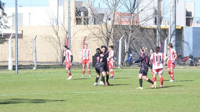 Lluvia de goles y Leonas arriba