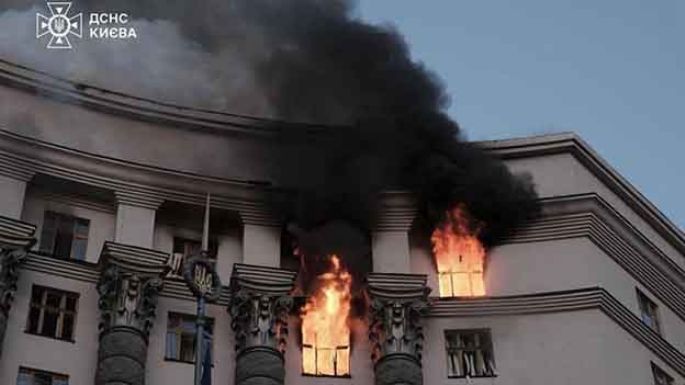 Por primera vez, Rusia atacó ayer el edificio de Gobierno de Ucrania