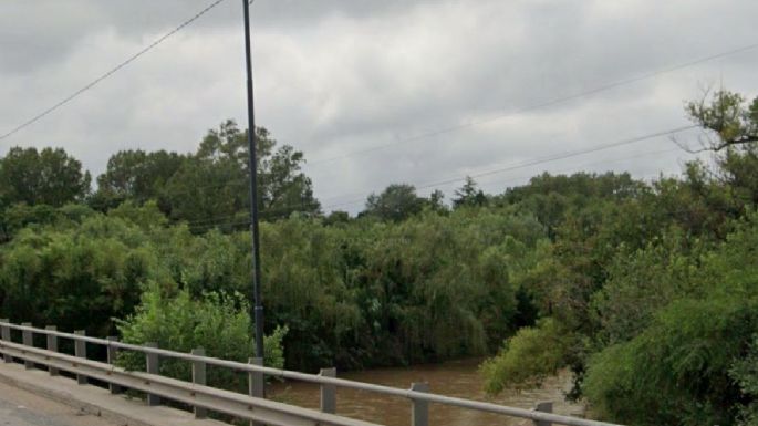 Quemaron una moto debajo de uno de los puentes