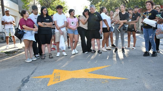 Otra estrella amarilla sobre  el asfalto nos invita a meditar