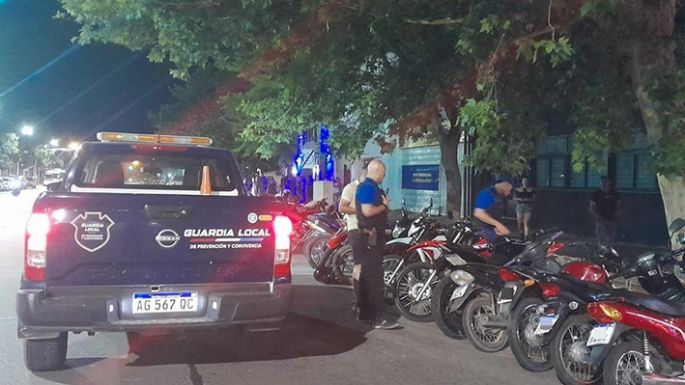 Retuvieron 28 motocicletas y tres automóviles este fin de semana