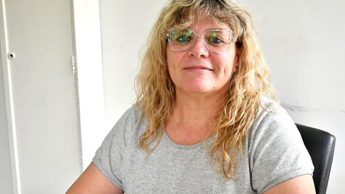 Se llenó de libros la pileta comunitaria