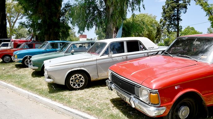Vivir la historia a través de los autos antiguos