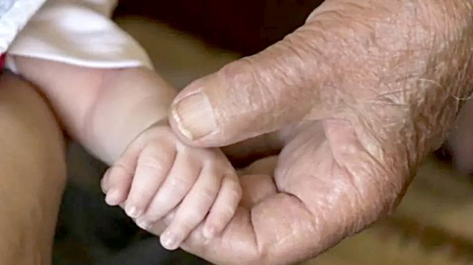 Hubo casi 100 defunciones  más que nacimientos en 2025
