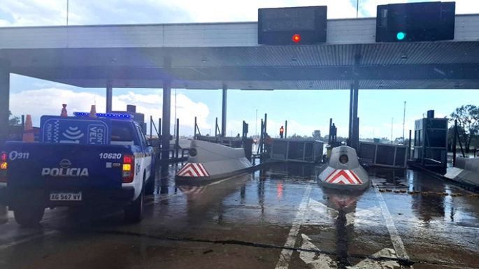 Tormenta fatal: murió un trabajador del peaje en la ruta nacional 9 norte