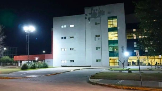 Murió un paciente en el Hospital Pasteur al caer del segundo piso