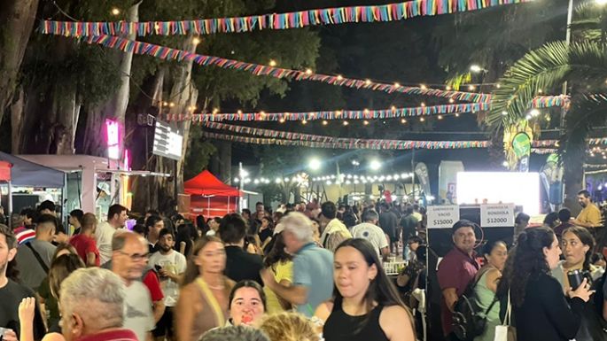 La gente se prende con mucha onda a las noches carnavaleras