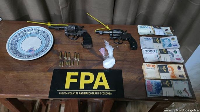 Narcobanda familiar utilizaba un local de ropa interior como “fachada” para vender cocaína: cinco detenidos