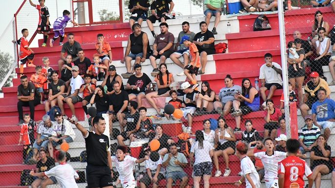 Mundialito: final con sonrisas