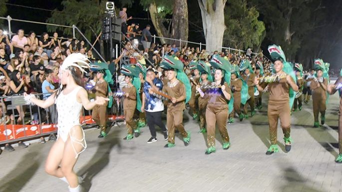 Comenzaron los Carnavales Gigantes en Villa Nueva
