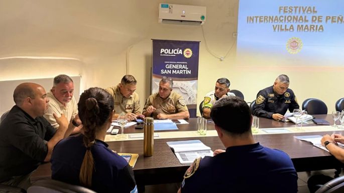 Empiezan a intervenir la costanera para armar el Recorrido Peñero