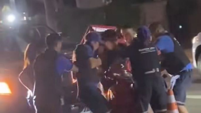 Registran violentas escenas en un control y detención de motociclista