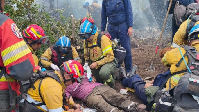 Bomberos cordobeses rescataron a dos personas del fuego