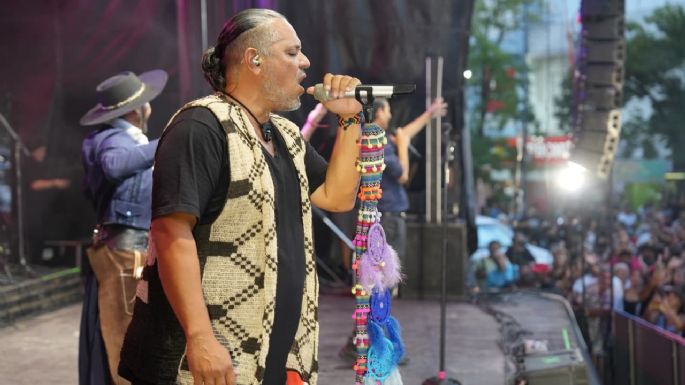 "El Balconazo" con el Indio Lucio Rojas dio inicio al Recorrido Peñero 2026