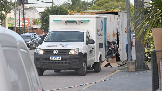 Murió en el acto al chocar un contenedor en avenida Perón