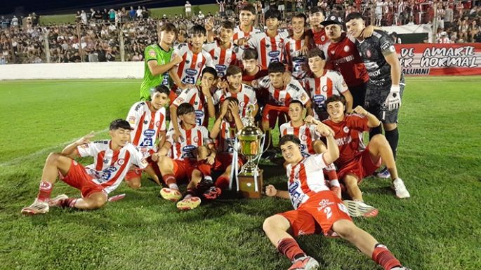 Alumni campeón en Reserva