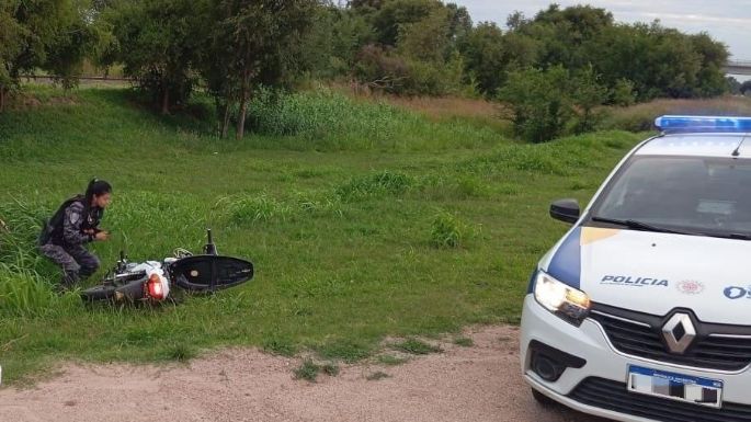 Tras extenso operativo encuentran varias motos entre las malezas