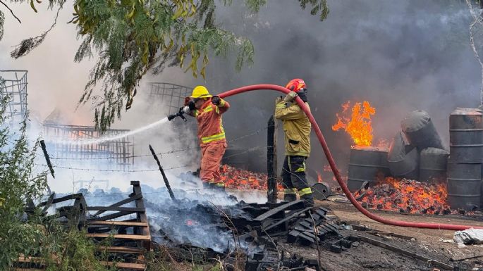 Incendio en un depósito de barrio Villa del Sur