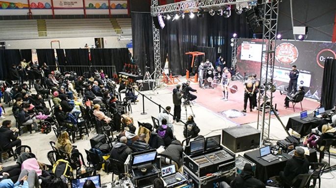 Comienza el Iberoamericano en el Salón de los Deportes
