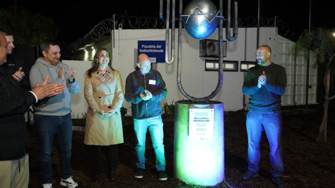 Inauguraron la Plazoleta del Radioaficionado en barrio Rivadavia