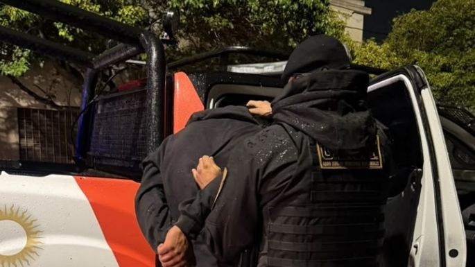 Robó la batería de un auto y lo vieron por las cámaras