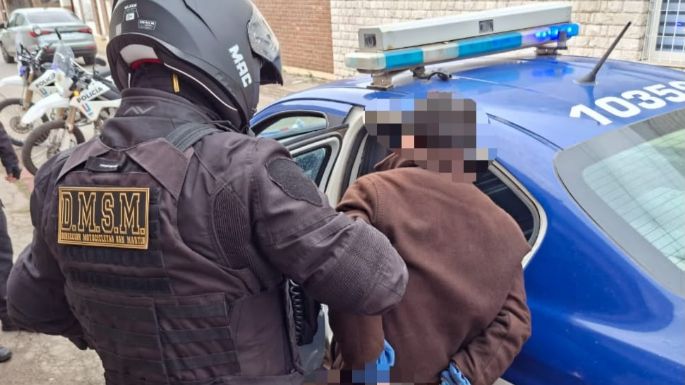 Vecinos alertaron por un hombre causando disturbios en la calle
