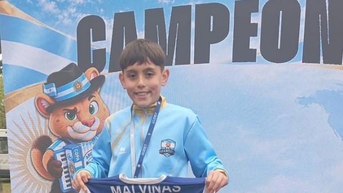 Un arquero con sonrisa albiceleste