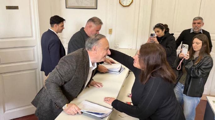 Accastello presentó el presupuesto 2027, que prevé $149.850 millones