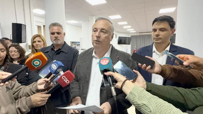 Accastello presentó el presupuesto 2027, que prevé $149.850 millones