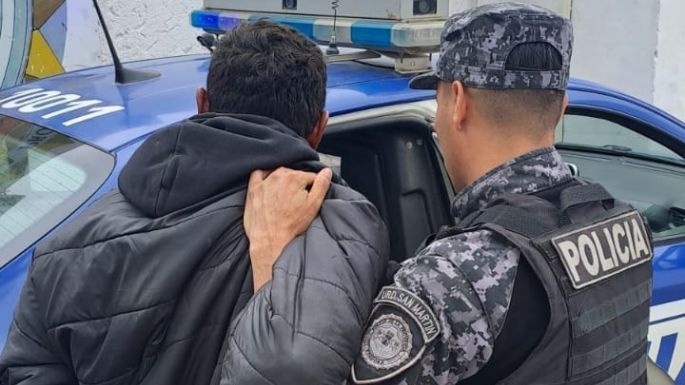 Por conductas "sospechosas", escándalos y cuidado de autos aprehendieron a cinco personas