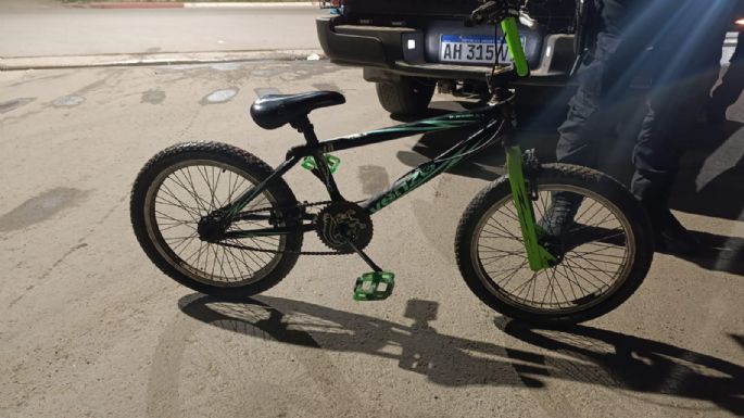 Por conductas "sospechosas", escándalos y cuidado de autos aprehendieron a cinco personas