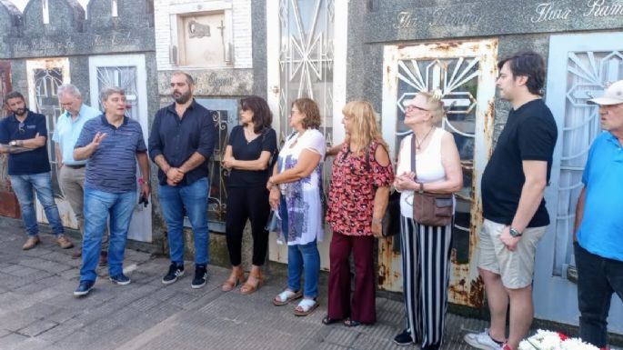 El radicalismo denuncia vandalismo en el cementerio, incluido el mausoleo de Sabattini
