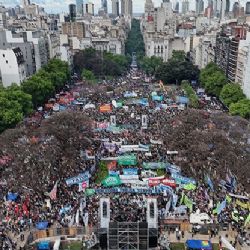 Guiño al Gobierno: la Justicia habilita revisión de la cautelar