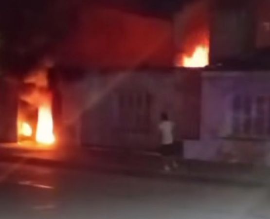 Foto descriptiva de: Una mujer y su hija necesitan mucha ayuda tras el incendio de una casa